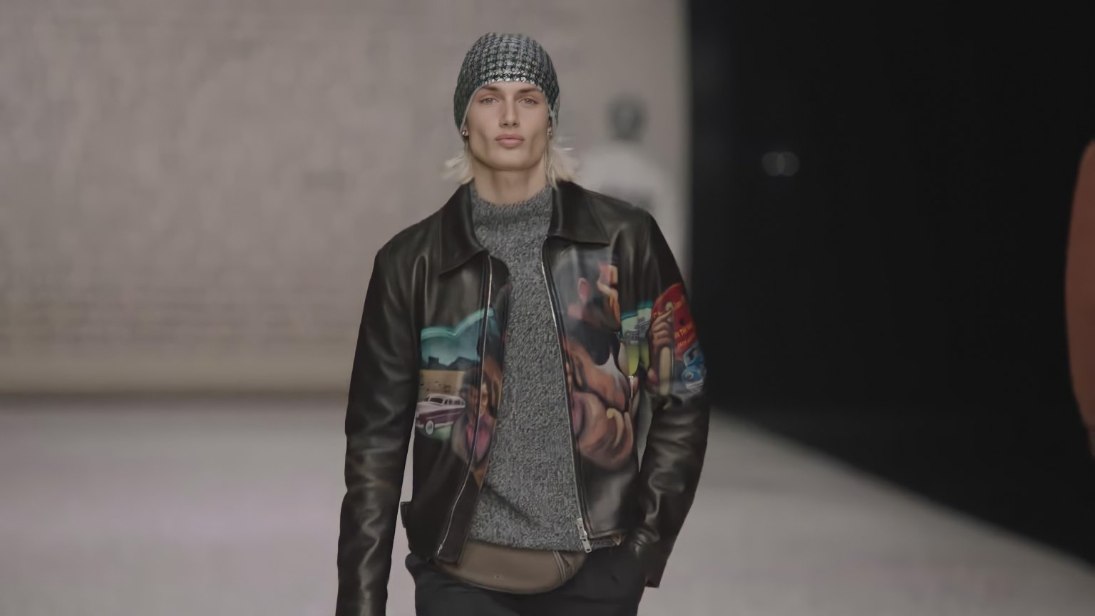 Dior - Hand painting leather