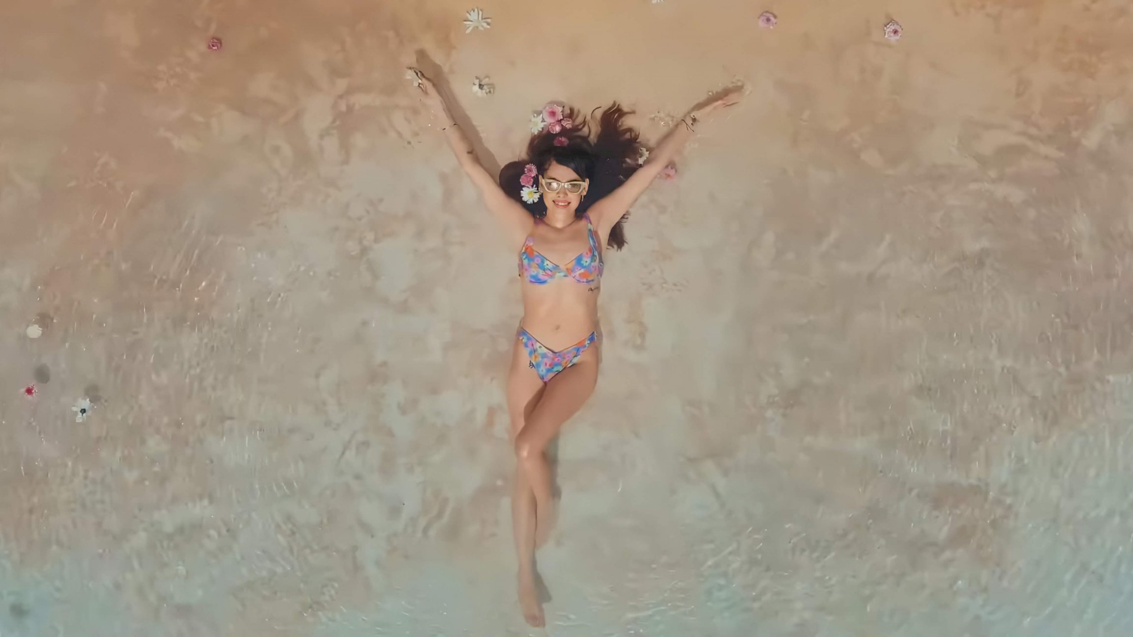 Bershka | Interview Danna Paola image